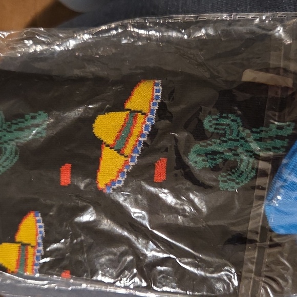 Sombrero & cactus socks - Picture 3 of 3